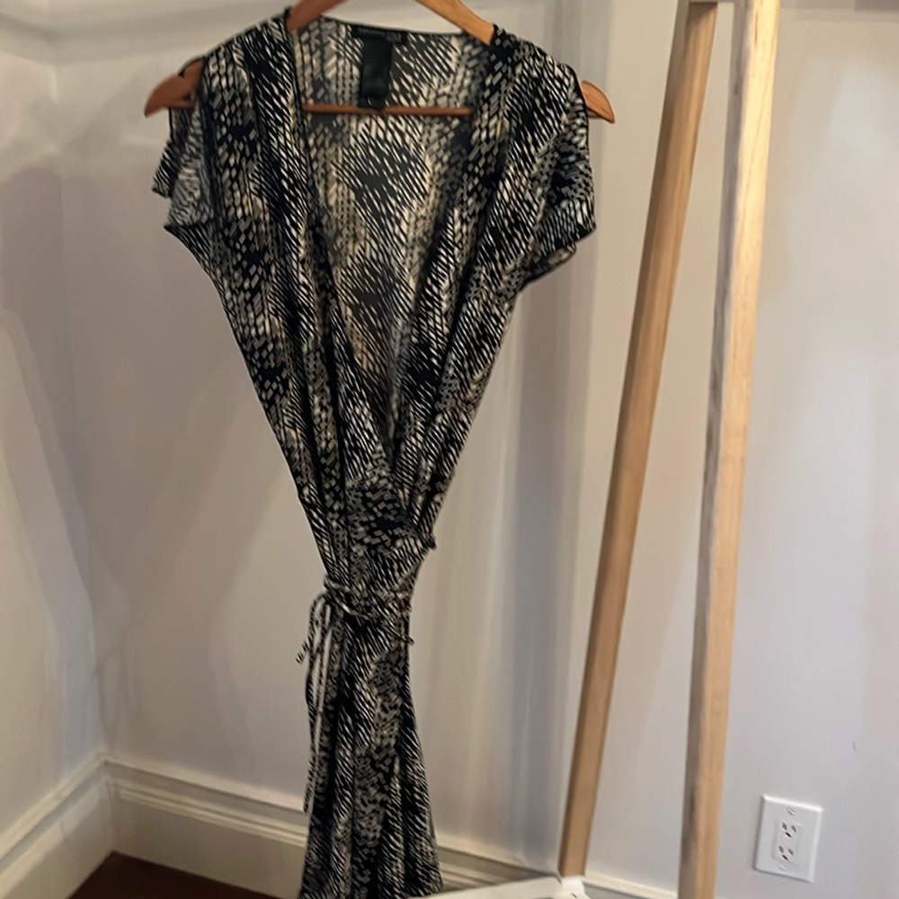 Kenneth Cole beautiful mini dress